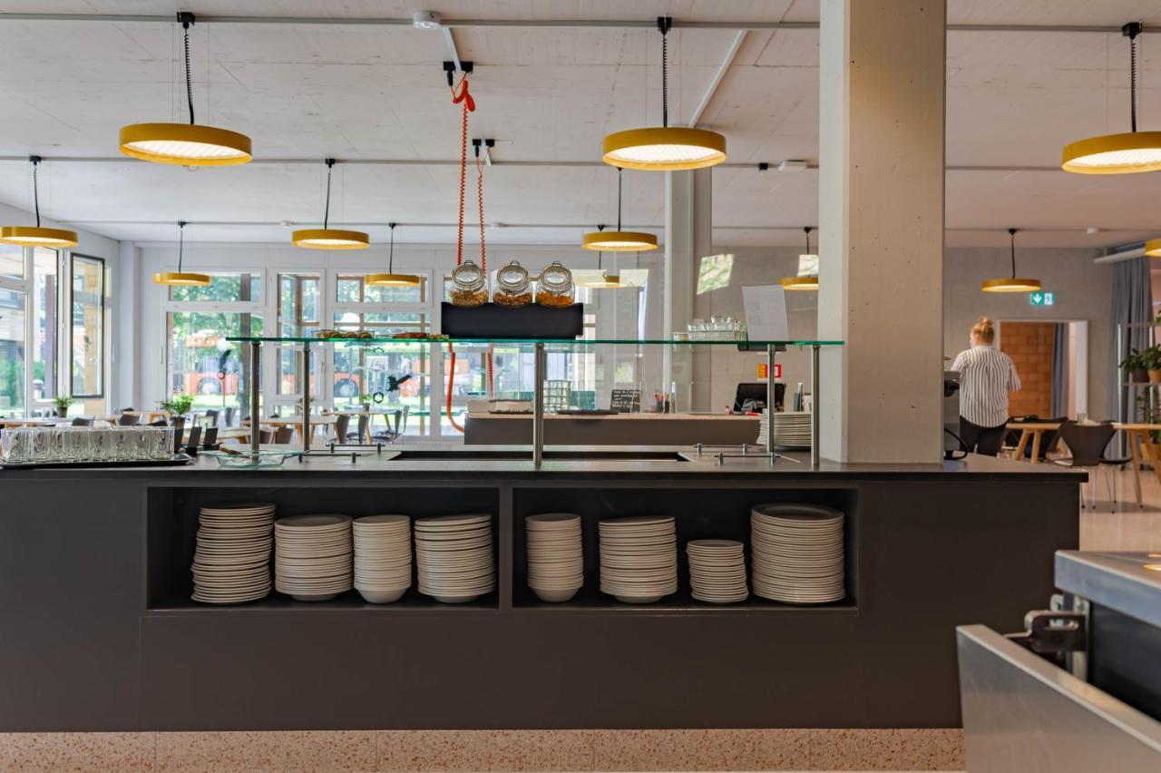 The Lab Hotel & Apartments Тун Екстериор снимка